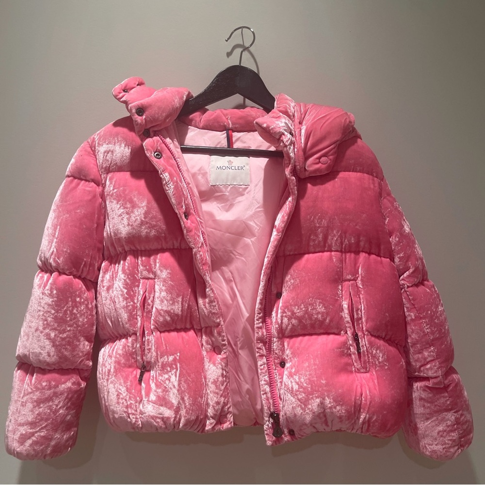 🎁 PERFECT HOLIDAY GIFTS🎁 MONCLER KIDS
Caille Girls Velvet Puffer Coat 👧🏻💗